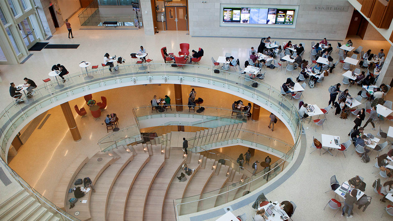 WashU Olin’s atrium filled with students