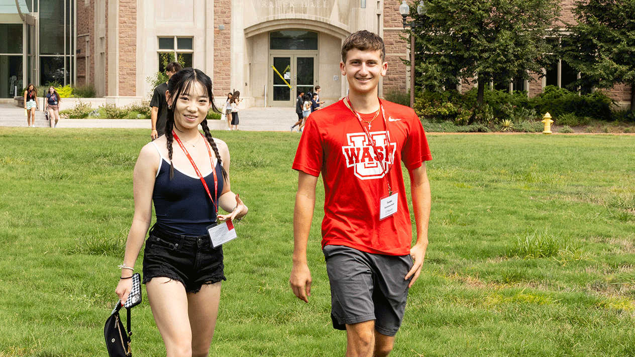 undergraduate business students on the WashU campus