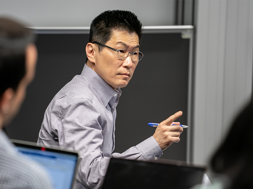 Olin's Professor Sam Chun teaching in the EMBA Mumbai program