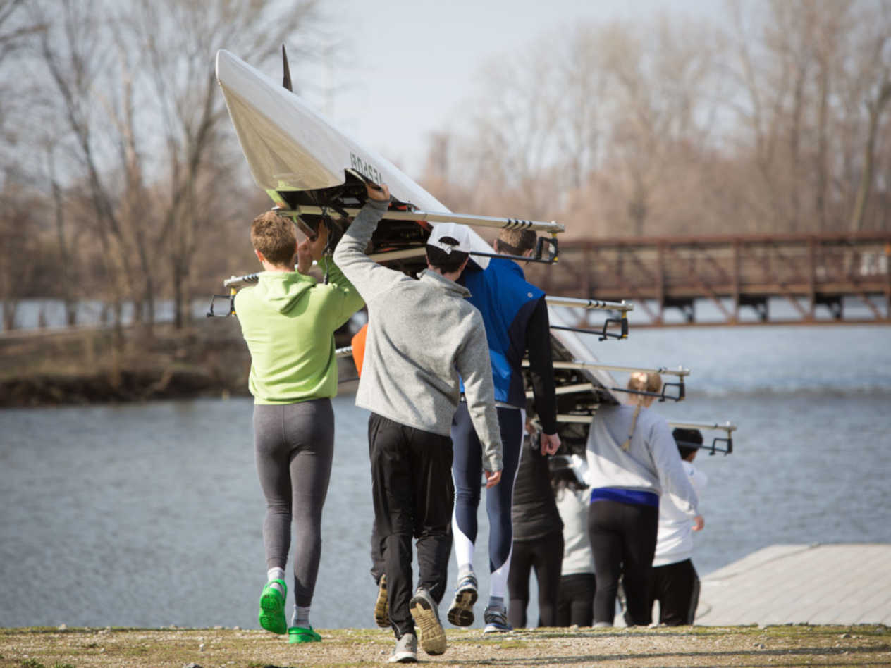 Bauer Leadership Center - Rowing excursion