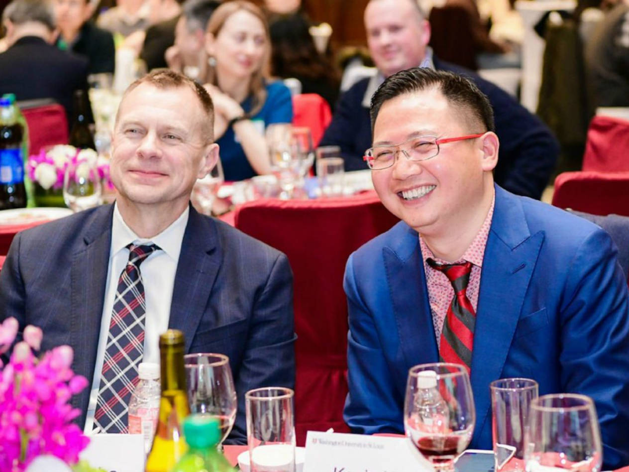 China’s Olin alumni dinner draws host of attendees