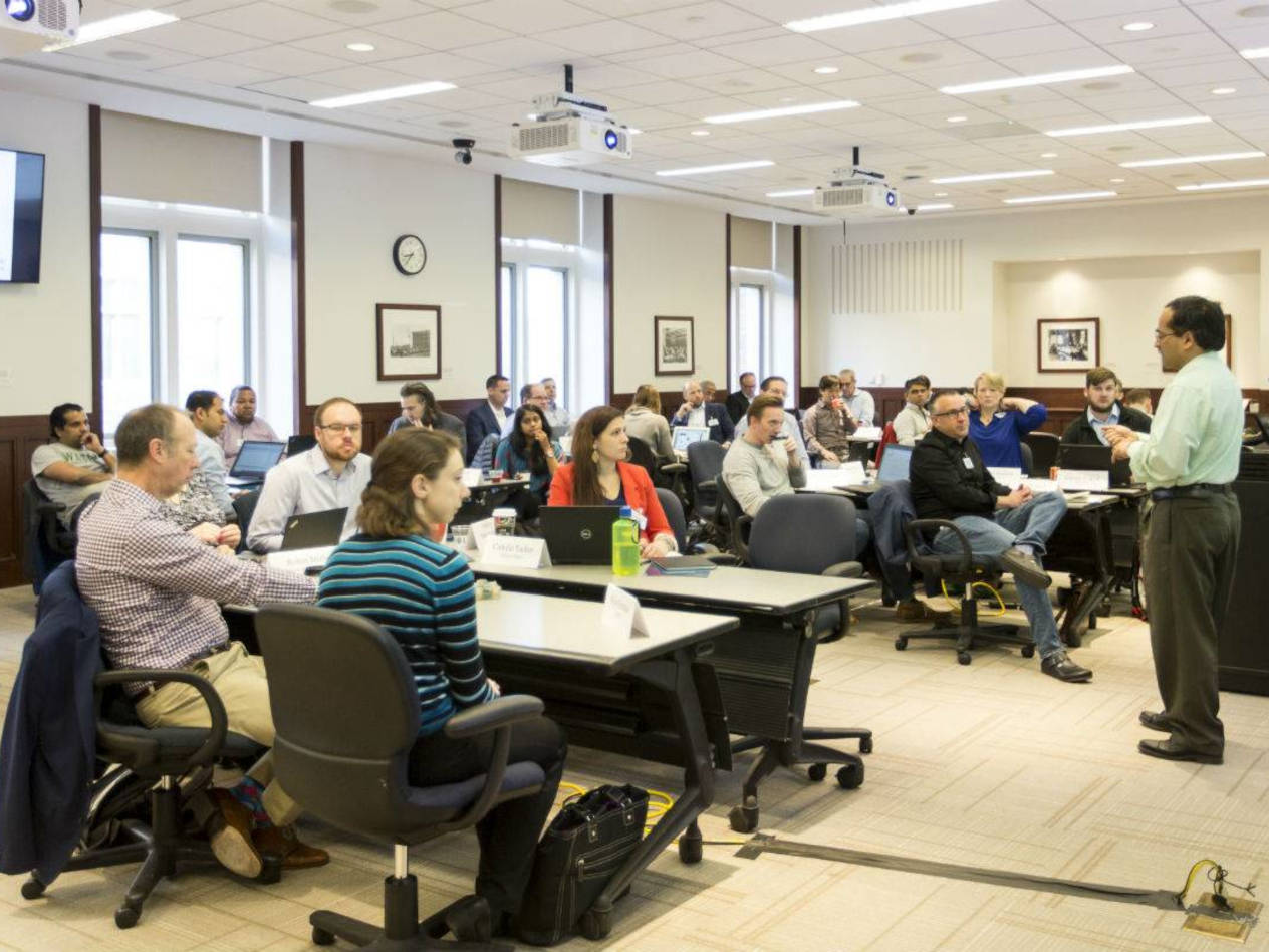 Seethu Seetharaman and Stuart Bunderson team up in a March 2019 workshop on values-based, data-driven decision-making.