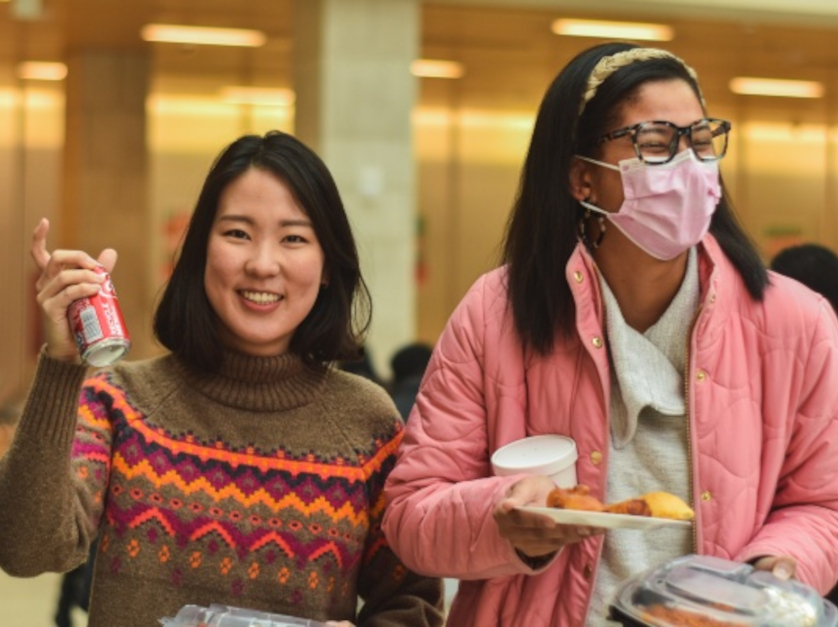 Minjy Koo, MBA ’22, and Bryanna Brown, MBA ’22