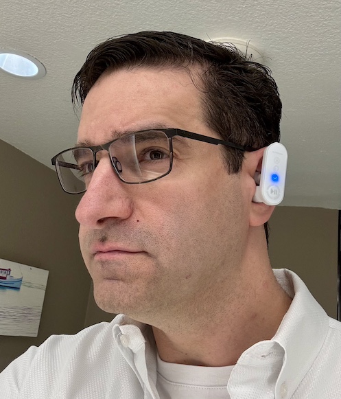 Leuthardt wears the Aurenar device.