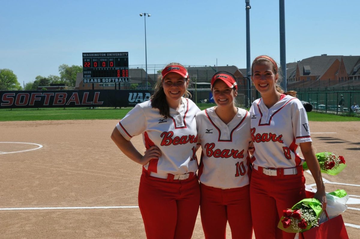 Amanda Kalupa (Olin ’16), myself and Annie Pitkin | 2016 WashU softball graduating class