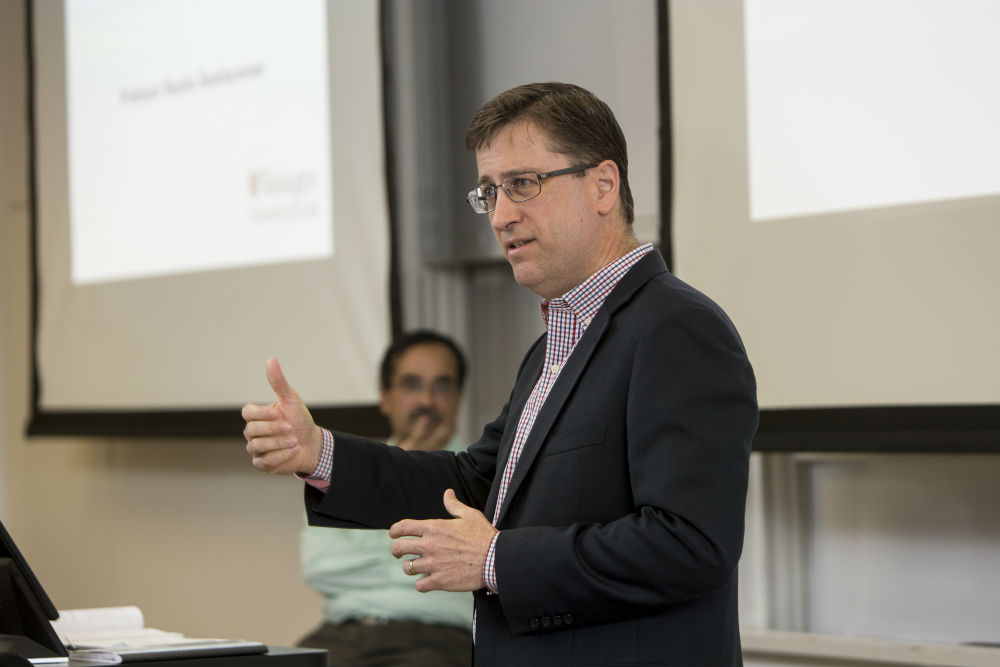 Seethu Seetharaman and Stuart Bunderson teamed up on the March 26-27 workshop on values-based, data-driven decision-making.